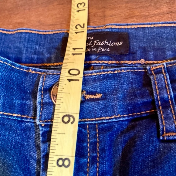 💥G Designs Natural Fashions Embroidered Jeans💥 - Picture 7 of 10